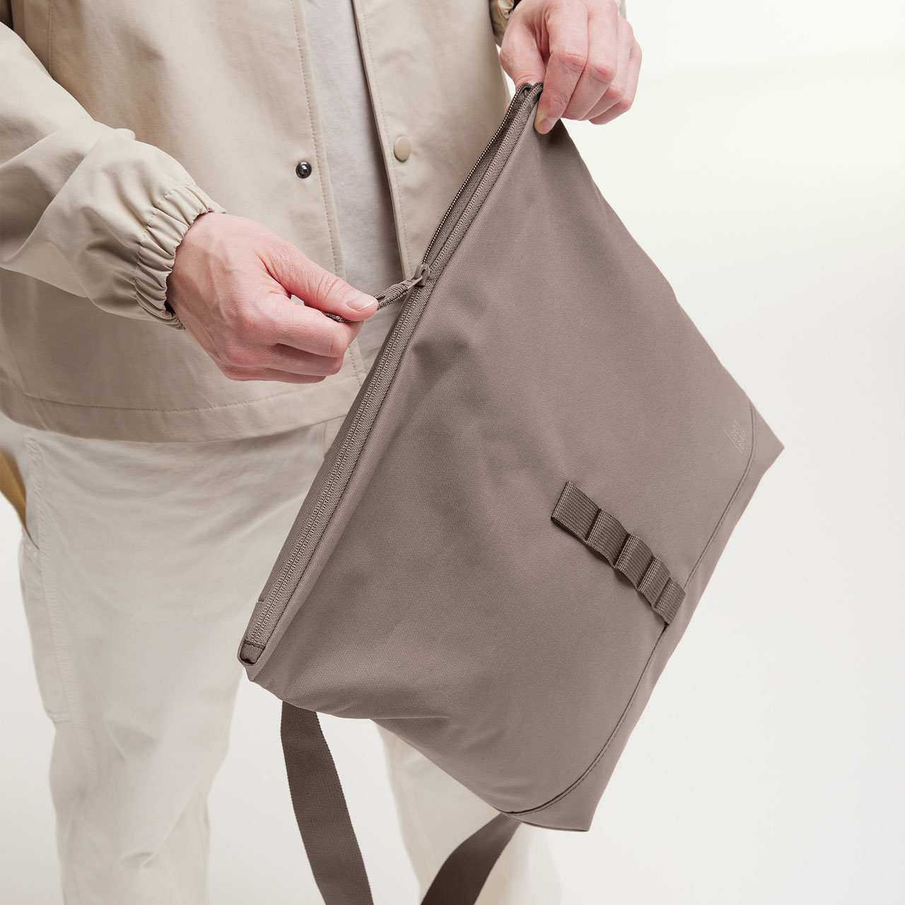 GOT BAG Messenger Bag oyster mono Reissverschluss oben
