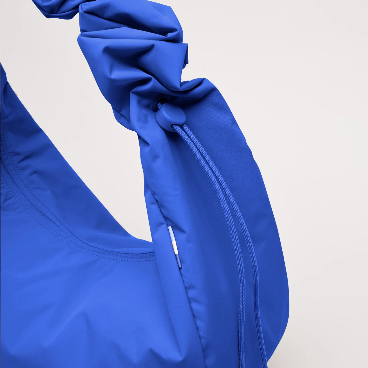 GOT BAG Moon Bag ruffle cobalt