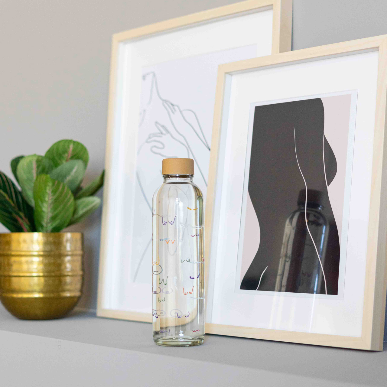 CARRY Flasche Boobies 0,7l Szene 1