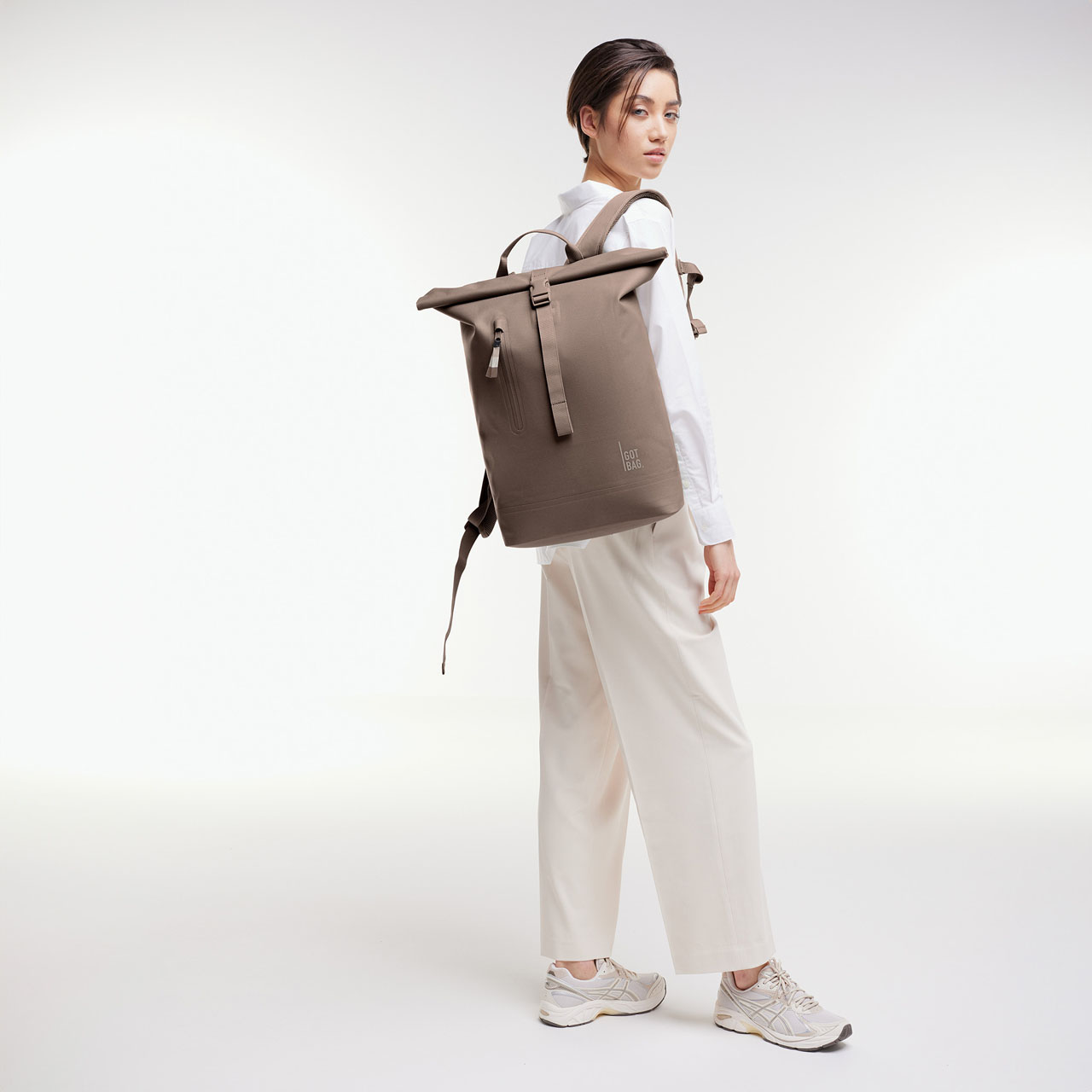 GOT BAG Rolltop lite 2.0 oyster mono Model 2