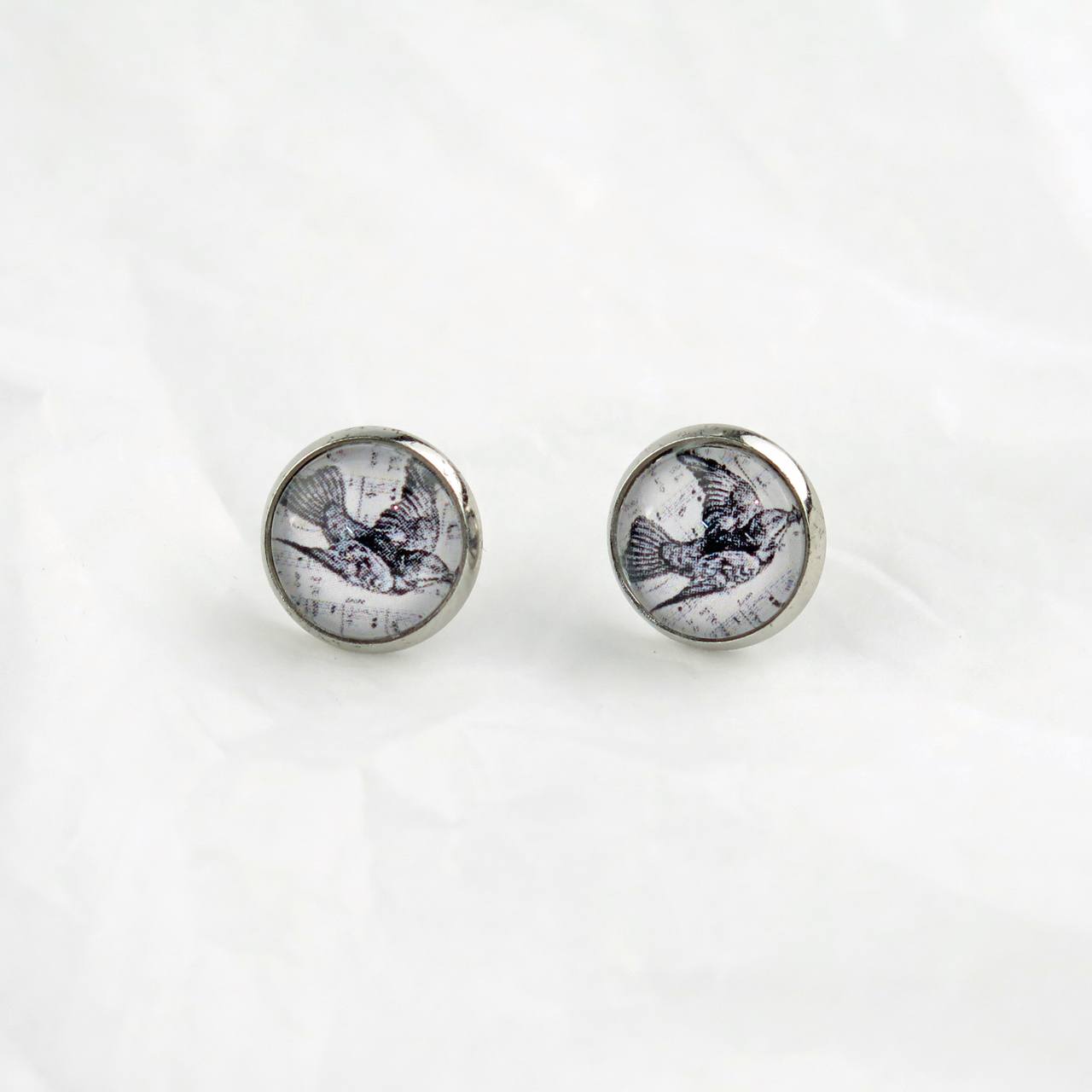 Ohrstecker Cabochon Elster schwarz-weiss