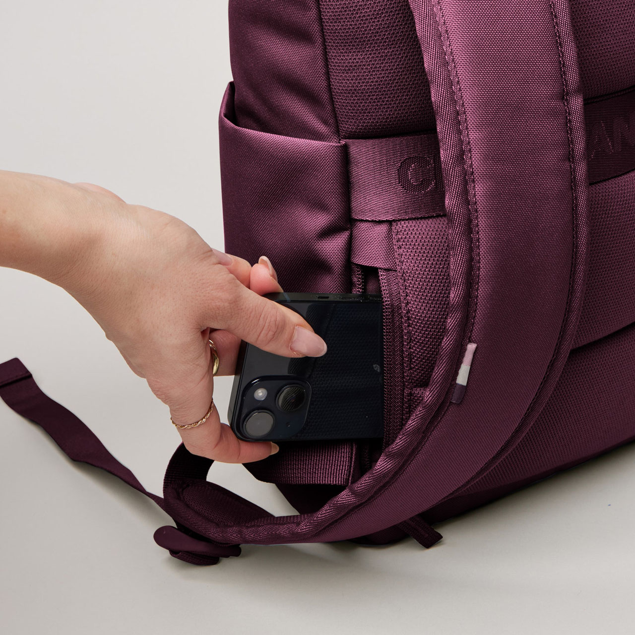 GotBag Rolltop easy small kraken mono Geheimfach