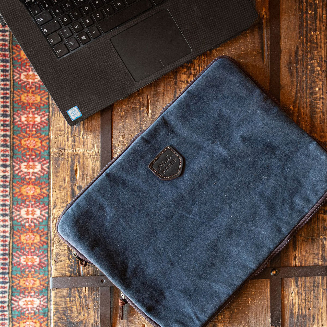 Alaskan Maker Sleeve Paxson 15.6" navy Szene